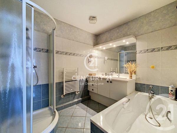 Appartement T4 à vendre  4 pièces - 85,64 m 2   TASSIN LA DEMI LUNE  - 69