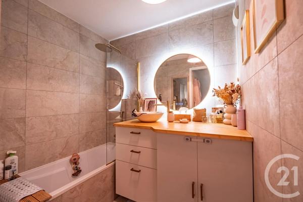 Appartement F4 à vendre  4 pièces - 86,92 m 2   MESSERY  - 74