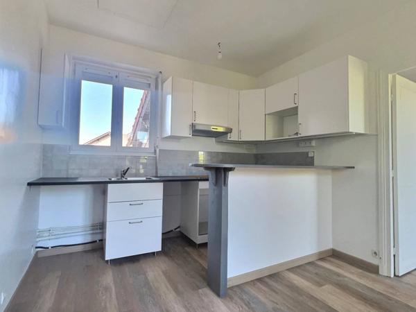 2 pièces Adamville, refait à neuf