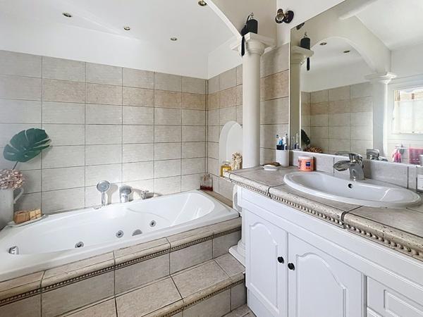 Gardanne - Maison 4 pièces - 150 m2 - jardin - piscine - garage 40 m2