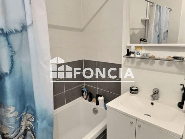 À vendre Immeuble 300 m² - Vienne 38200