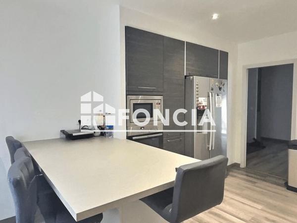 À vendre Immeuble 300 m² - Vienne 38200