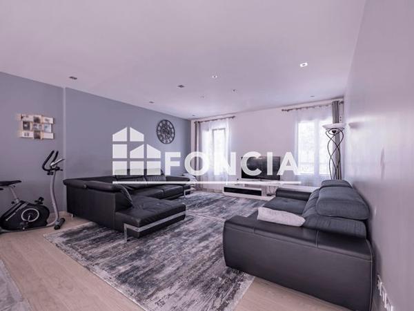 À vendre Immeuble 300 m² - Vienne 38200