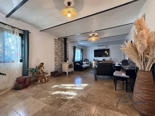 Immeuble à vendre 37 pièces de 1 700 m²