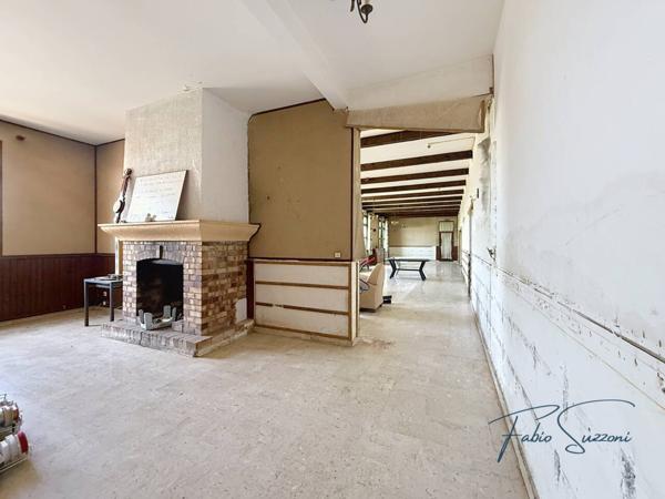 Immeuble à vendre 37 pièces de 1 700 m²
