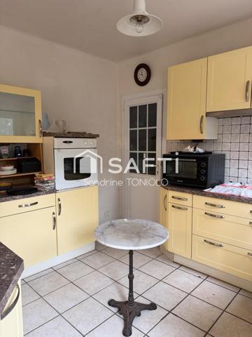 Villa dans quartier prisé à proximité de la mer