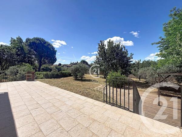 Maison à vendre  5 pièces - 106,74 m 2   CHATEAURENARD  - 13