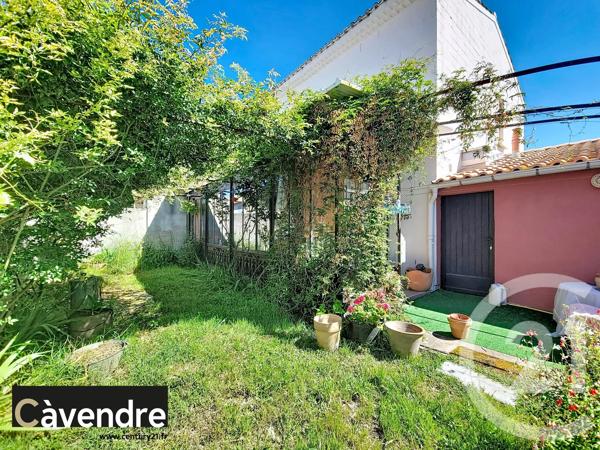 Maison à vendre  5 pièces - 106,74 m 2   CHATEAURENARD  - 13