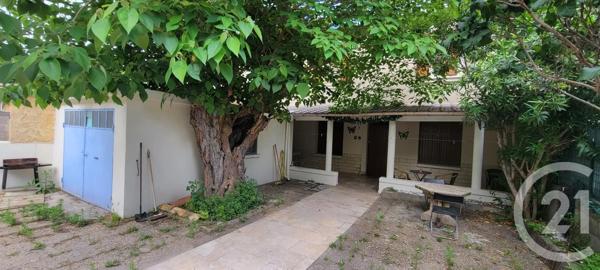 Maison à vendre  5 pièces - 106,74 m 2   CHATEAURENARD  - 13