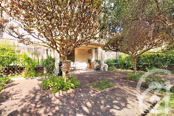 Maison à vendre  5 pièces - 106,74 m 2   CHATEAURENARD  - 13