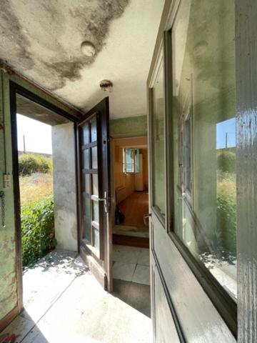 Maison à rénover entièrement avec grange dans un hameau calme à 10 min de Varennes-sur-Allier