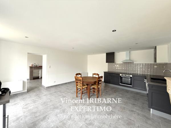 Le Seure (17770) Maison Saintongeaise, 3 Chambres, Garage et Jardin