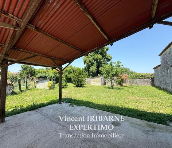 Le Seure (17770) Maison Saintongeaise, 3 Chambres, Garage et Jardin