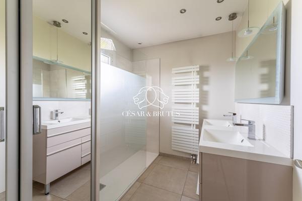 Maison Contemporaine de 108m2 sur Terrain de 600m2 et Double Garage – SAINTE FOY LÈS LYON