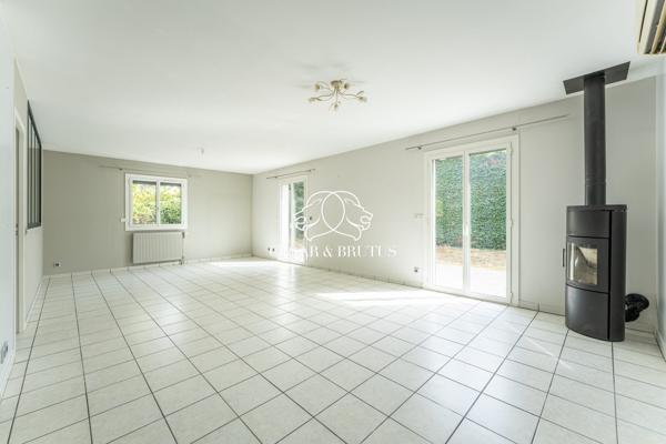 Maison Contemporaine de 108m2 sur Terrain de 600m2 et Double Garage – SAINTE FOY LÈS LYON