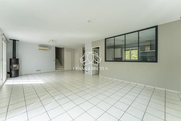 Maison Contemporaine de 108m2 sur Terrain de 600m2 et Double Garage – SAINTE FOY LÈS LYON