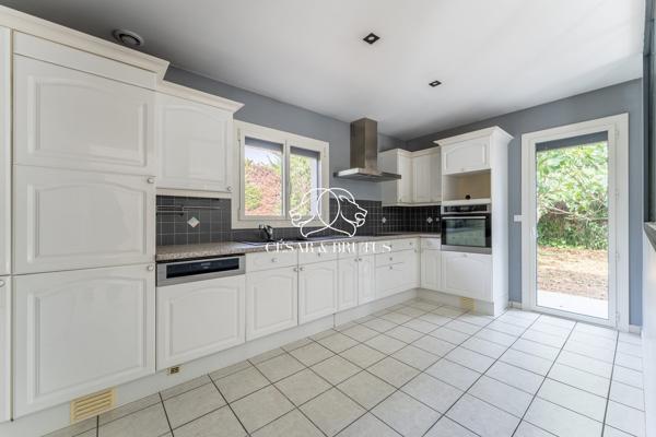 Maison Contemporaine de 108m2 sur Terrain de 600m2 et Double Garage – SAINTE FOY LÈS LYON