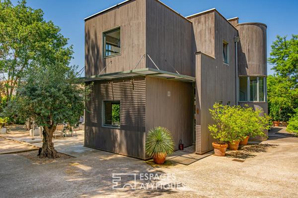 Villa d’architecte habillée de bois au coeur de Valescure
