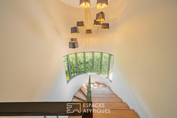 Villa d’architecte habillée de bois au coeur de Valescure