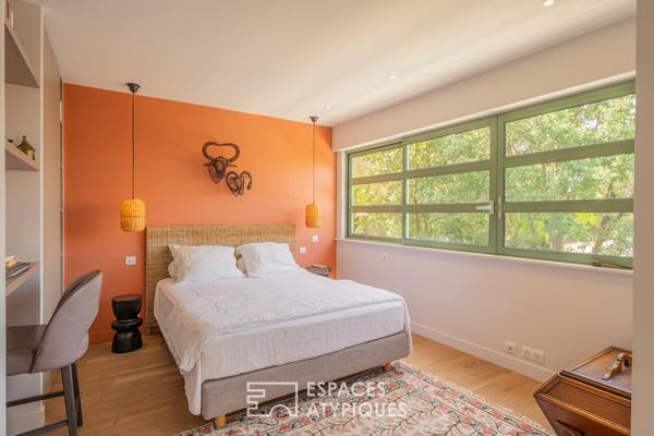 Villa d’architecte habillée de bois au coeur de Valescure
