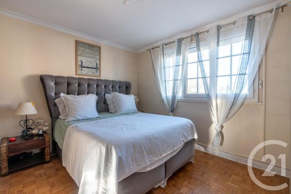 Maison à vendre  9 pièces - 231,79 m2 CHAMPIGNY SUR MARNE - 94