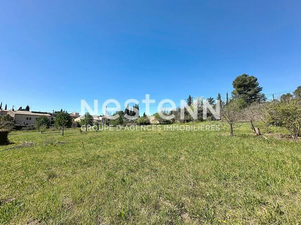 A VENDRE TERRAIN CONSTRUCTIBLE 1200 m2 LORGUES PROCHE VILLAGE