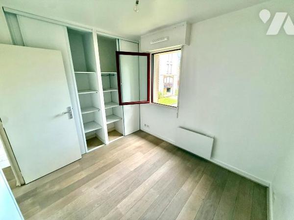 Appartement T2 / SAINT-SERVAN / LA BRIANTAIS

Situé au premier étage d'une résidence de stand...