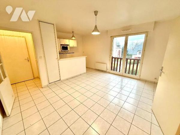 Appartement T2 / SAINT-SERVAN / LA BRIANTAIS

Situé au premier étage d'une résidence de stand...