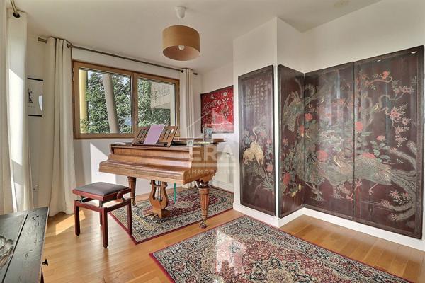 FRONT POPULAIRE ? EMBLÉMATIK ? 109 M² ? 12E ÉTAGE ? VUE SACRÉ-C?UR ? GRAND 3 PIÈCES ÉVOLUTIF