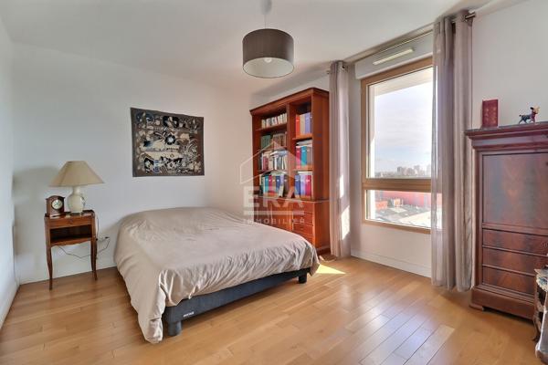 FRONT POPULAIRE ? EMBLÉMATIK ? 109 M² ? 12E ÉTAGE ? VUE SACRÉ-C?UR ? GRAND 3 PIÈCES ÉVOLUTIF