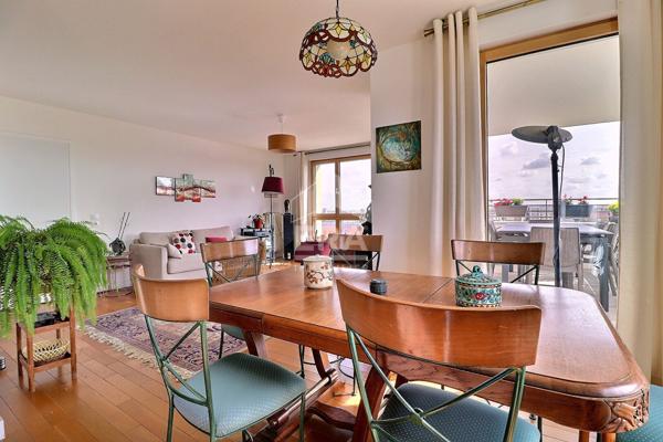 FRONT POPULAIRE ? EMBLÉMATIK ? 109 M² ? 12E ÉTAGE ? VUE SACRÉ-C?UR ? GRAND 3 PIÈCES ÉVOLUTIF