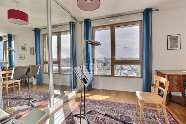 FRONT POPULAIRE ? EMBLÉMATIK ? 109 M² ? 12E ÉTAGE ? VUE SACRÉ-C?UR ? GRAND 3 PIÈCES ÉVOLUTIF