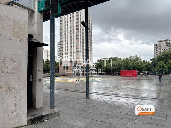 Place de Parking Place des Fêtes