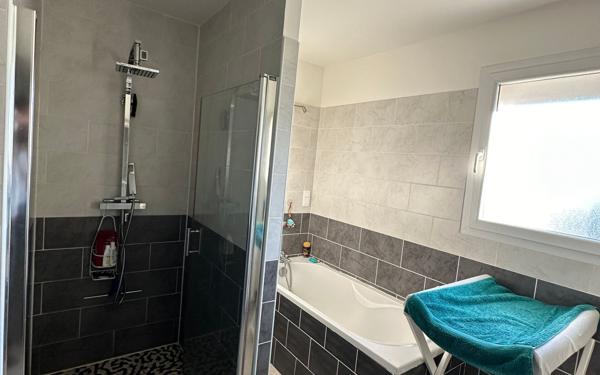 Maison à vendre    7 pièces • 200 m2 Montréal