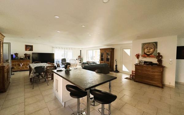 Maison à vendre    7 pièces • 200 m2 Montréal