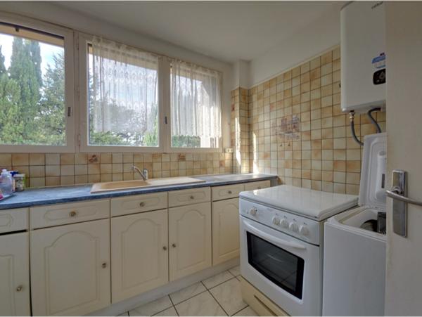 Arles (13200) Appartement au 1er étage dans une résidence sécurisé