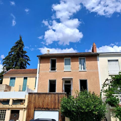 Maison à ABREST, 03200 - 5 pièces 120m²