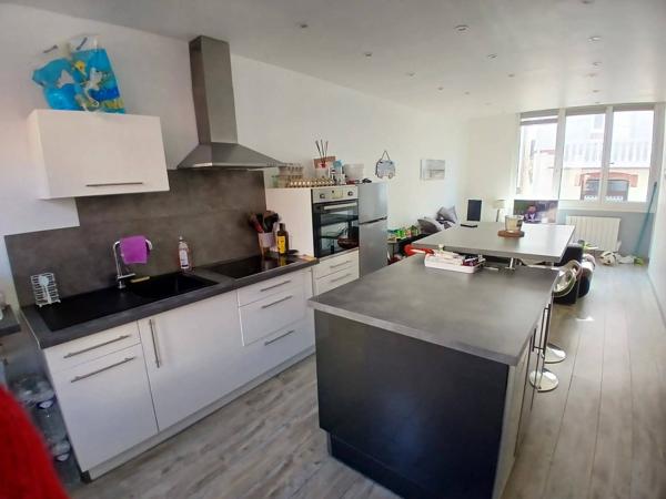 Appartement T3 cabine, terrasse, cour et garage