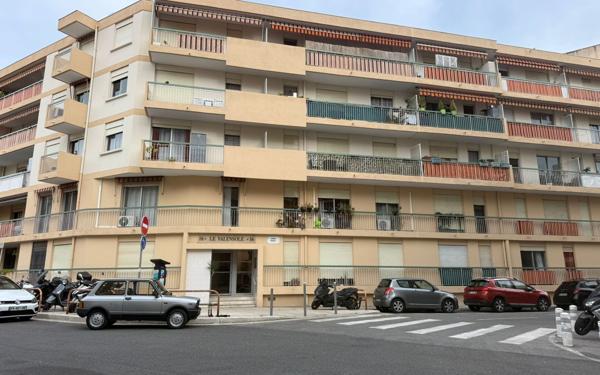 Appartement à vendre    2 pièces • 50,02 m2 Nice