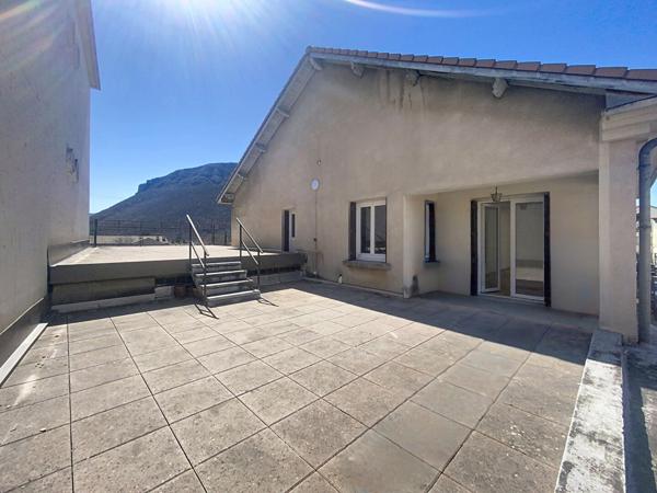 Appartement 4 pièces  avec terrasse à louer à Laragne-Monteglin - Ré