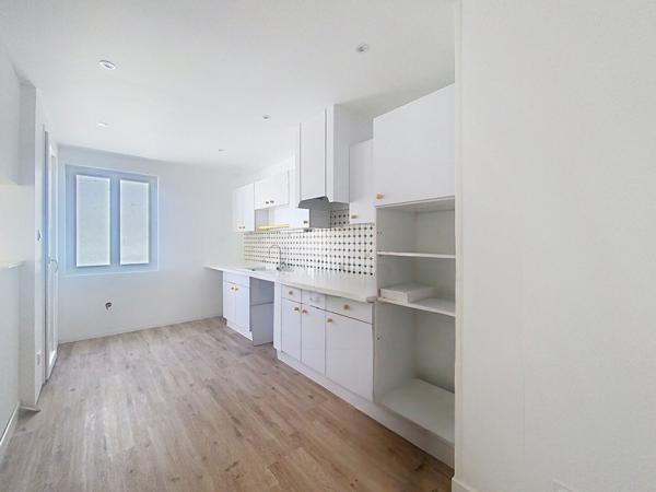 Appartement 4 pièces  avec terrasse à louer à Laragne-Monteglin - Ré