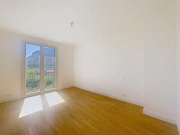 Appartement 4 pièces  avec terrasse à louer à Laragne-Monteglin - Ré
