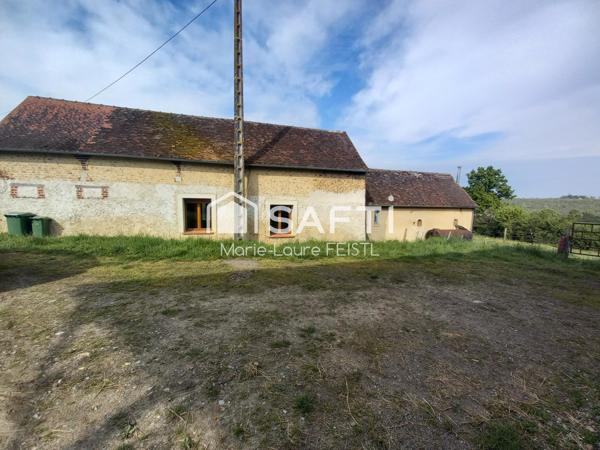 Corps de ferme très bien situé – Proche du Mans a seulement 44 km du Mans et 24 kms de Montoire  , proximité immédiate d’un centre commercial, ce corps de ferme offre de nombreuses possibilités dans un cadre calme et verdoyant.