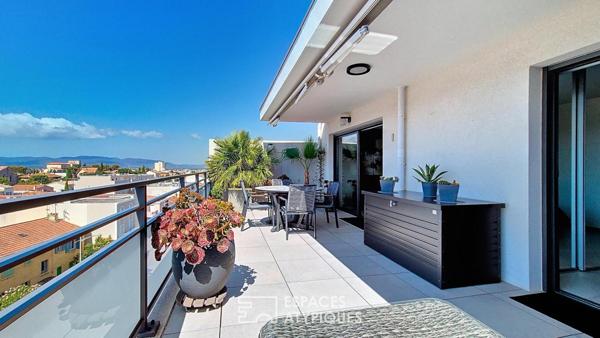 Appartement au dernier étage, à deux pas de la mer