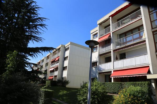 Vaste 2 pièces de 54 m² dans résidence sécurisée