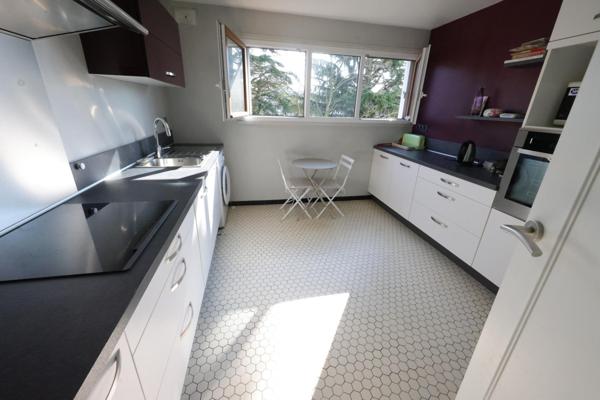 Vaste 2 pièces de 54 m² dans résidence sécurisée