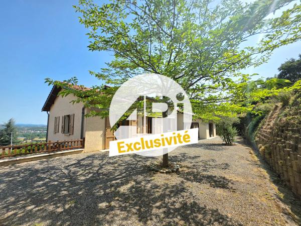 Maison familiale 4 chambres avec vue dégagée et grand terrain