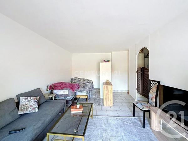 Appartement F1 à vendre  1 pièce - 27,02 m 2   NOISY LE GRAND  - 93