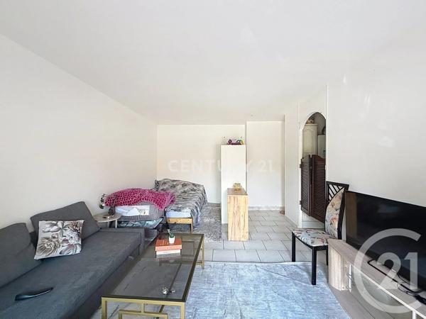 Appartement F1 à vendre  1 pièce - 27,02 m 2   NOISY LE GRAND  - 93