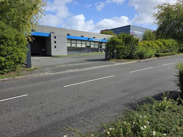 Entrepôts et Bureaux à BONDUES (59910)